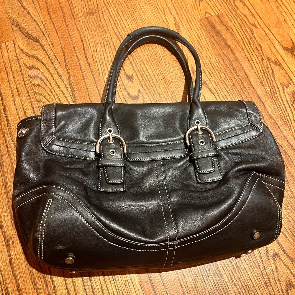 COACH SOHO BLACK LEATHER FLAP SATCHEL - Picture 3 of 8